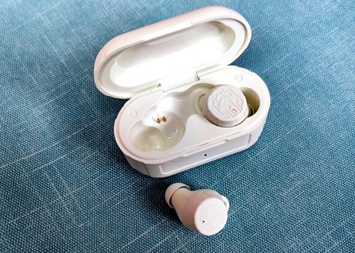 情人节献礼指南 如何挑选一款“声”入人心的蓝牙耳机